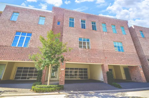 1448 Lake Pointe Parkway, Sugar Land, TX 77478