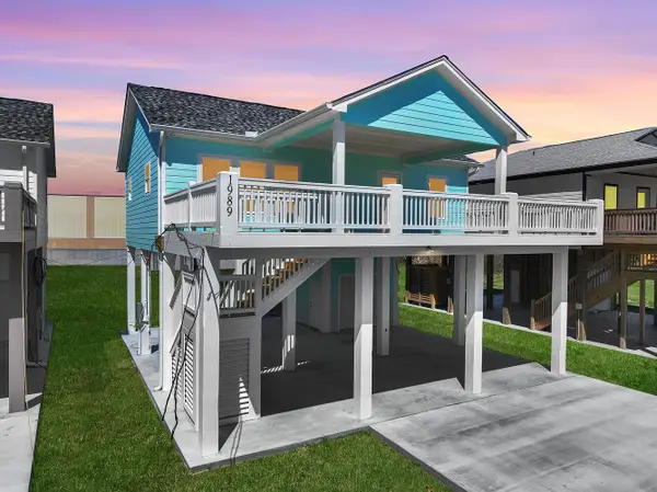 1989 Pedregal Drive, Crystal Beach, TX 77650