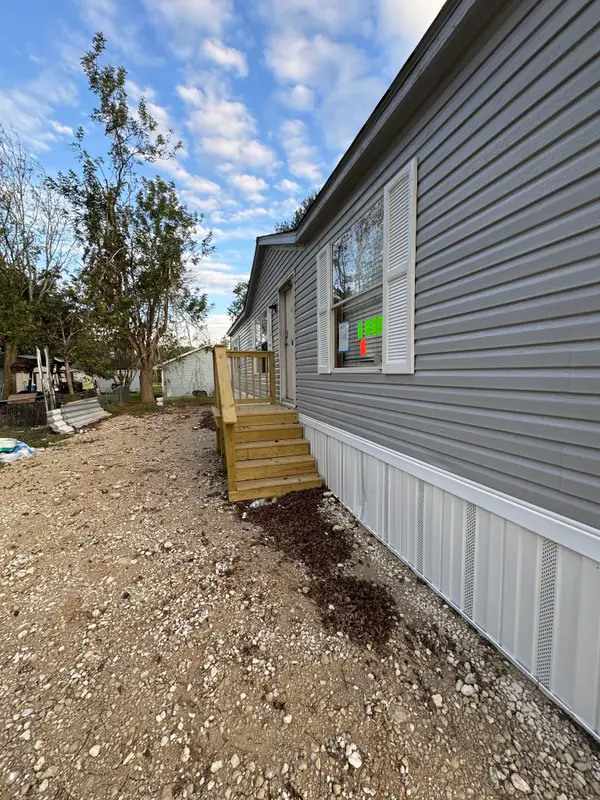 1610 Texas Street, Alvin, TX 77511