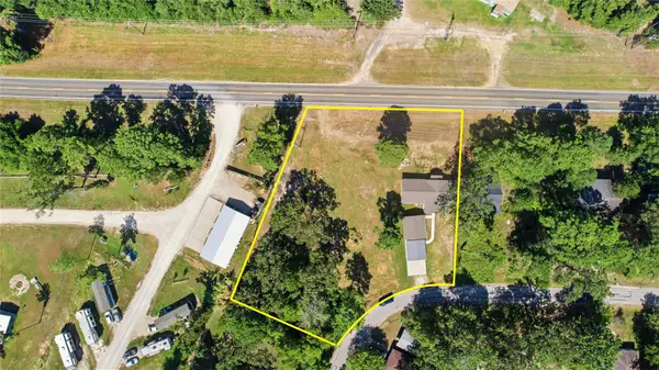 340 Oak Ridge Drive, Onalaska, TX 77360