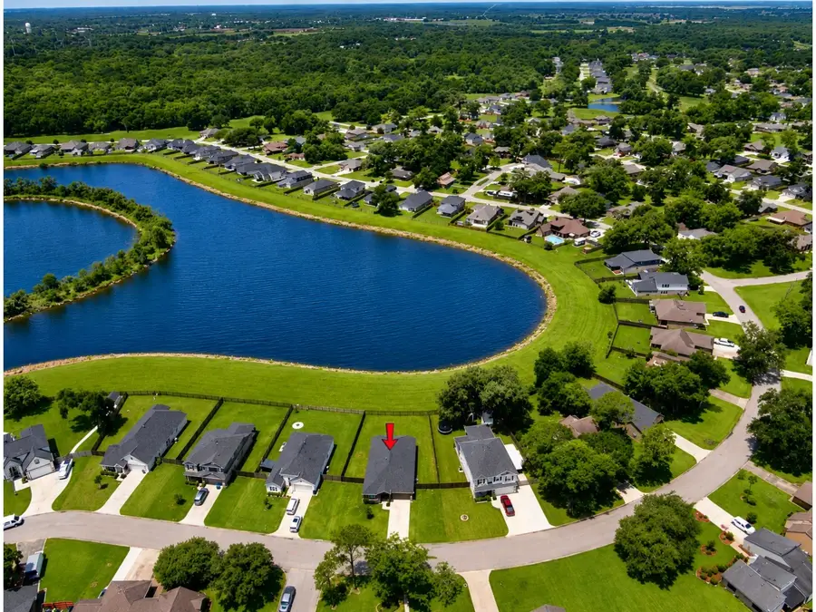 307 Twin Lakes Blvd West, West Columbia, TX 77486 - #3