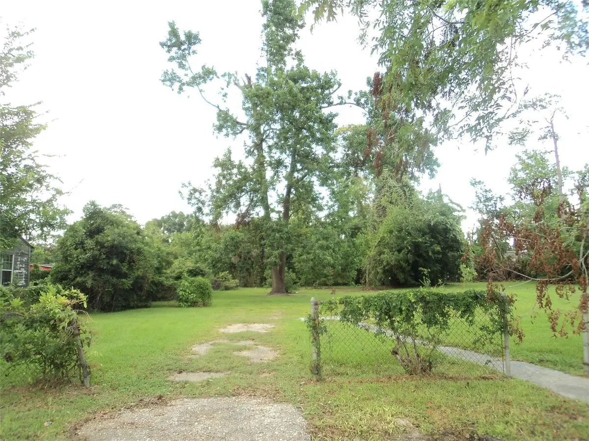 6729 Kittridge Street, Houston, TX 77028 - #1