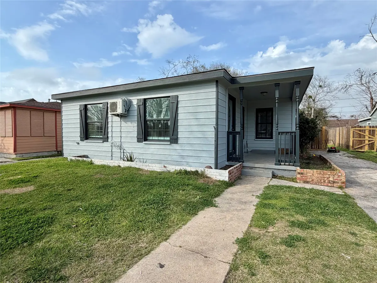 1214 W 5th Street, Freeport, TX 77541 - #1