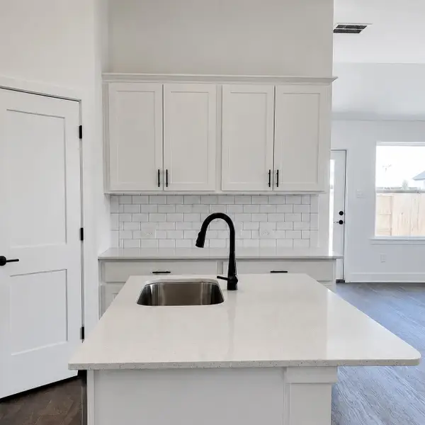 2241 W Post Oak Circle, Dayton, TX 77535