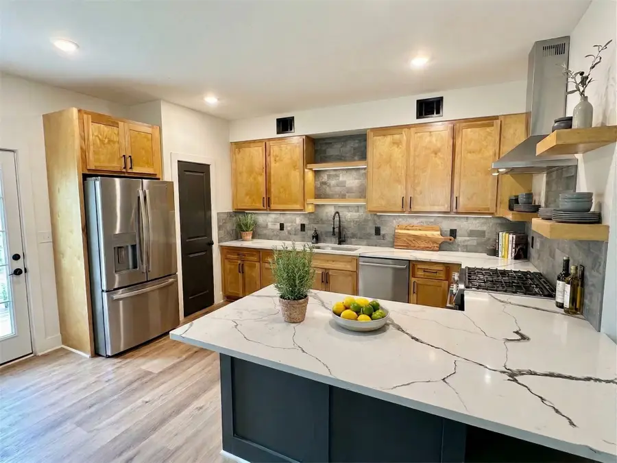 1002 E 33rd Street, Houston, TX 77022 - #2