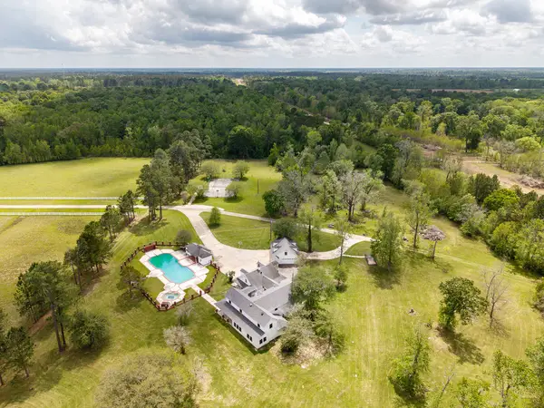 1331 County Road 2071, Hull, TX 77564