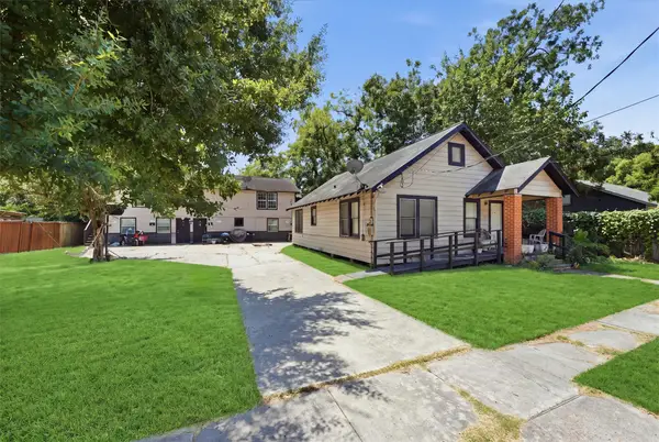 605 E Hunnicutt Street, Baytown, TX 77520