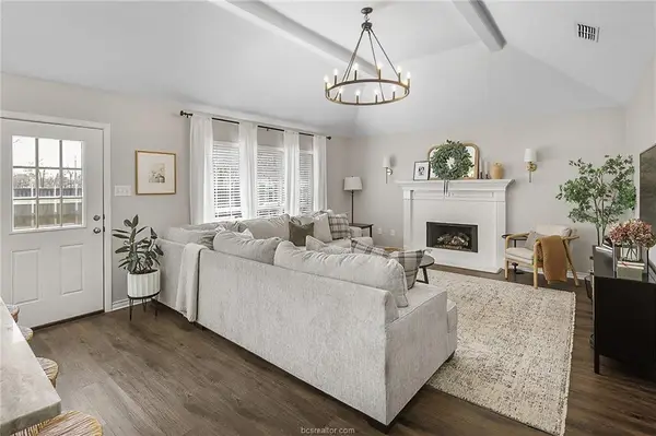 2524 Willow Bend Drive, Bryan, TX 77802