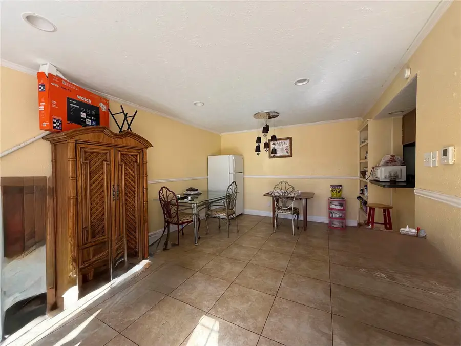 7047 Bissonnet Street #32, Houston, TX 77074 - Image #2