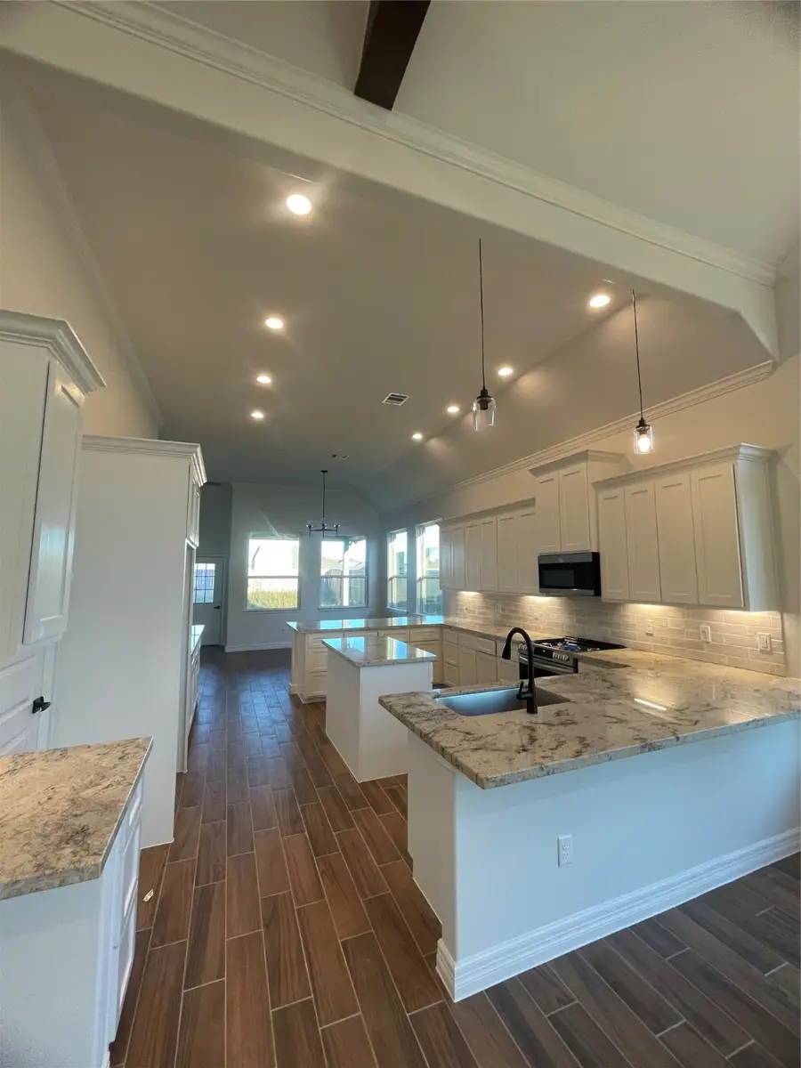 126 Peachleaf Court, Anahuac, TX 77514 - Image #3