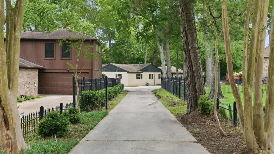 254 Springs Edge Dr, Montgomery, TX 77356 - #3