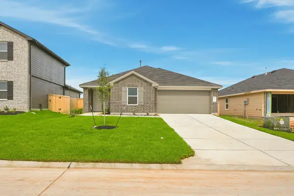 40534 Clover Willow Drive, Magnolia, TX 77354