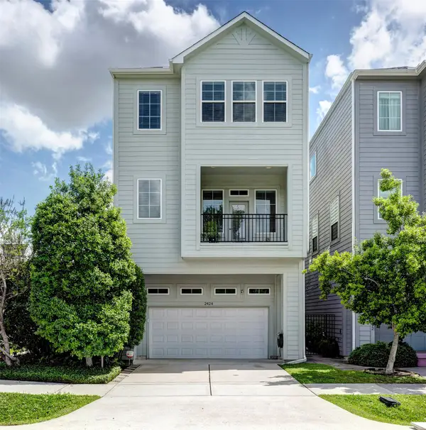 2424 Couch Street, Houston, TX 77008