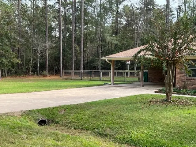 119 Colorado Spruce Drive, Warren, TX 77664 - Image #2