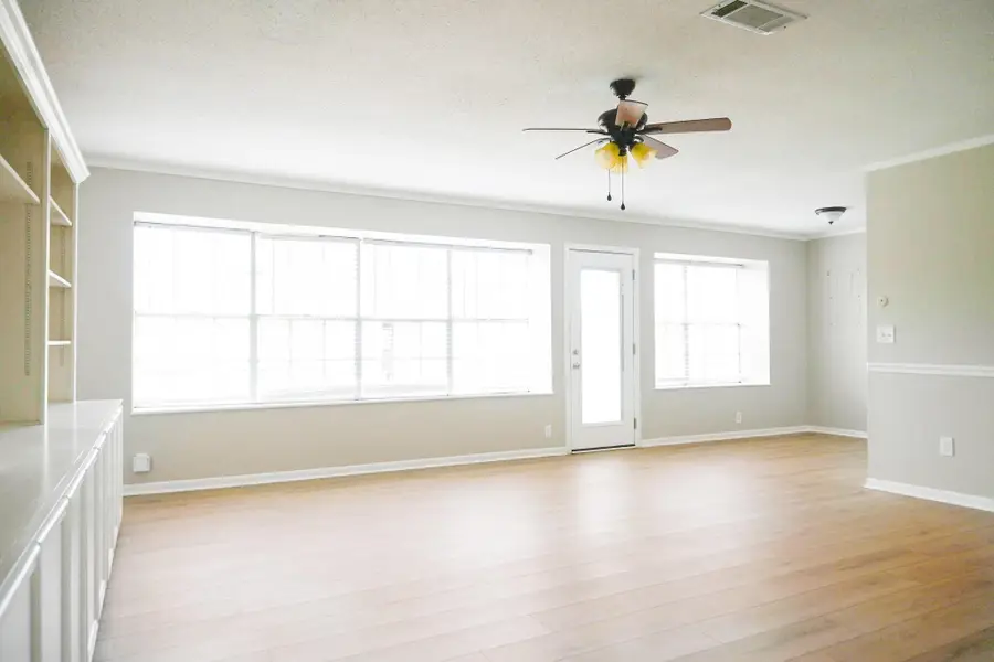 619 W Mahan Street, Richwood, TX 77531 - #2