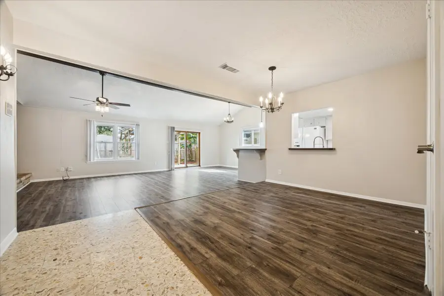 15711 Rill Lane, Houston, TX 77062 - Image #3