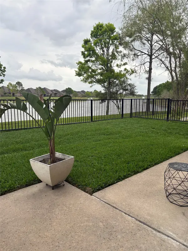 1905 Cayman Bend Lane, Pearland, TX 77584