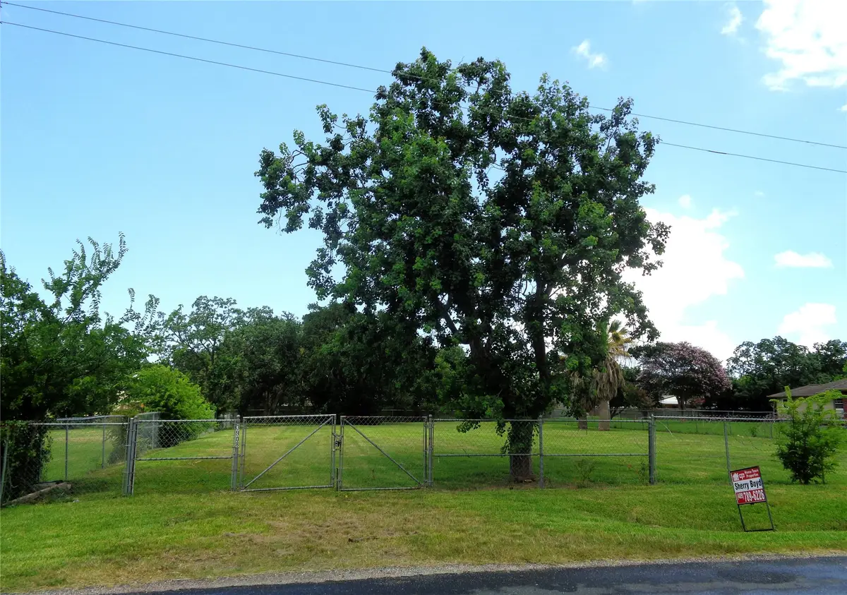 3908 20th Street N, Texas City, TX 77590 - #1
