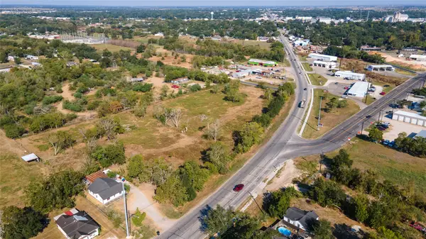 000 S Mechanic, El Campo, TX 77437