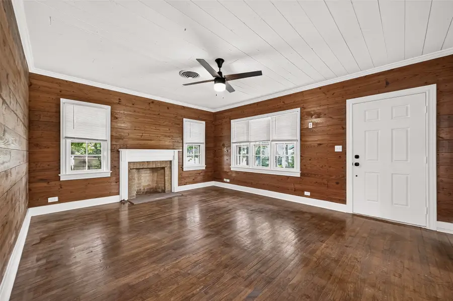 321 S Arcola Street, Angleton, TX 77515 - #2