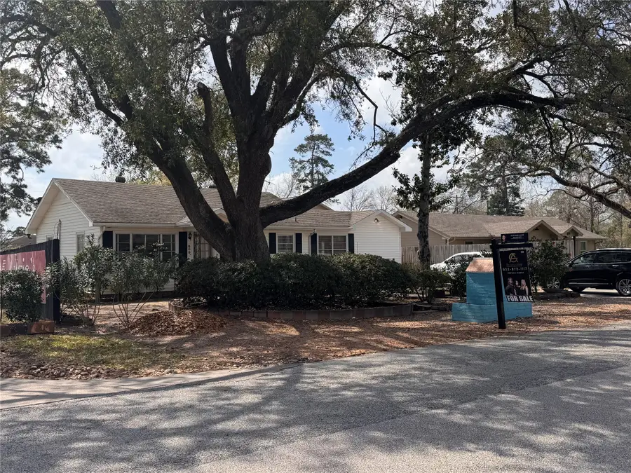 809 W Semands, Conroe, TX 77301 - #2