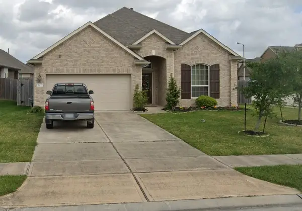223 Rochester Trail Lane, Dickinson, TX 77539