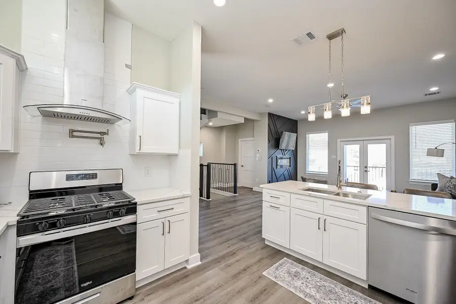 4746 S Mallow Street E, Houston, TX 77033 - #3