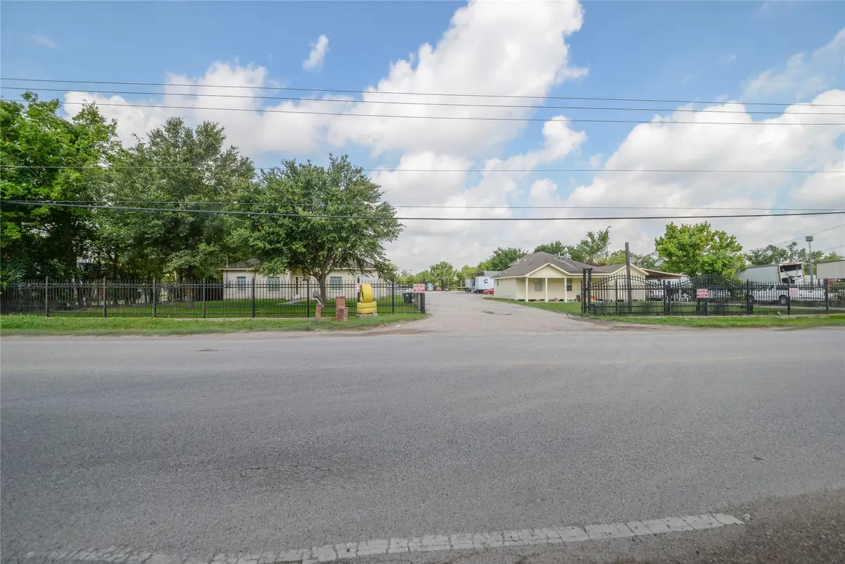 6309 E Houston Road, Houston, TX 77028 - Image #1