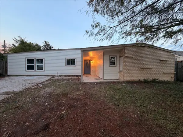 5706 Heatherbloom Drive, Houston, TX 77085