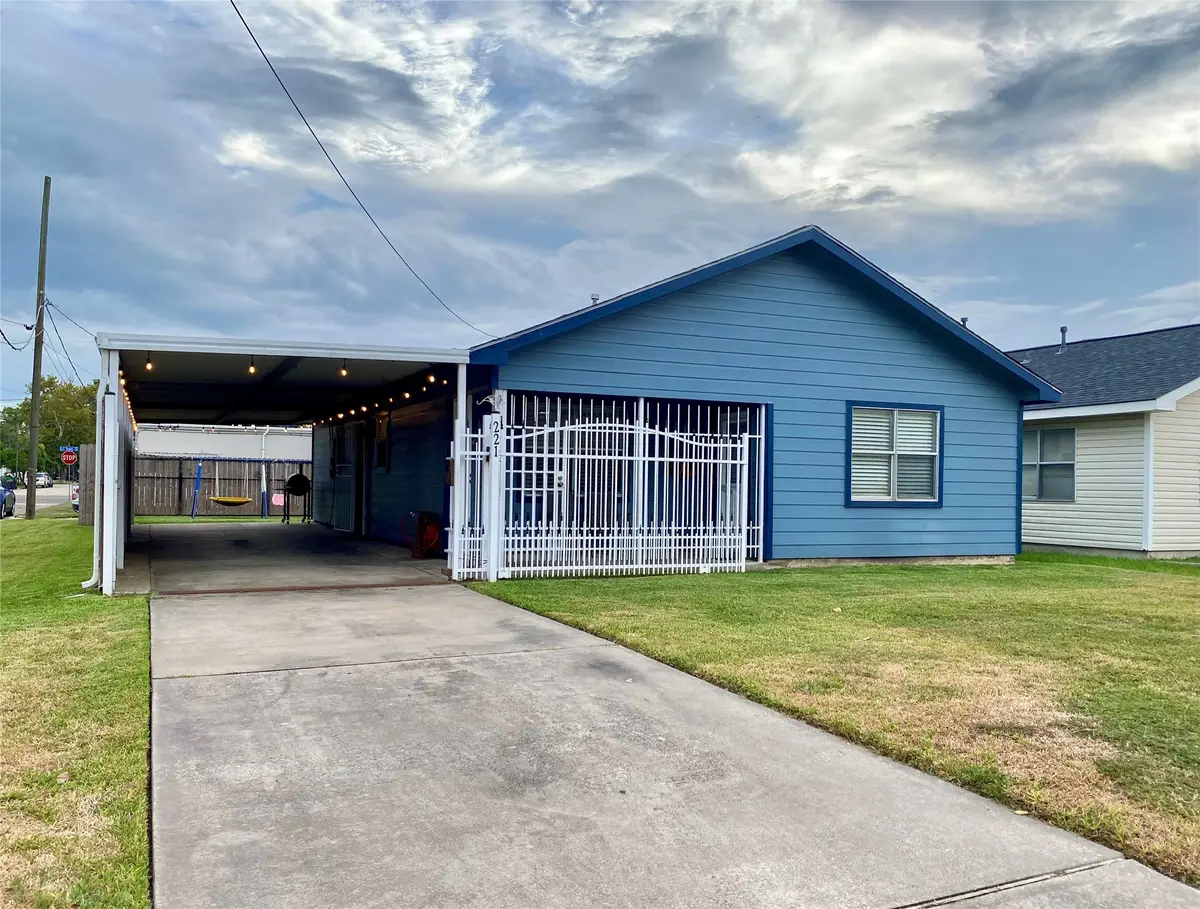 221 E Defee Avenue, Baytown, TX 77520 - #1