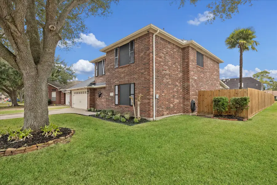 10900 Spruce Drive S, La Porte, TX 77571 - Image #2