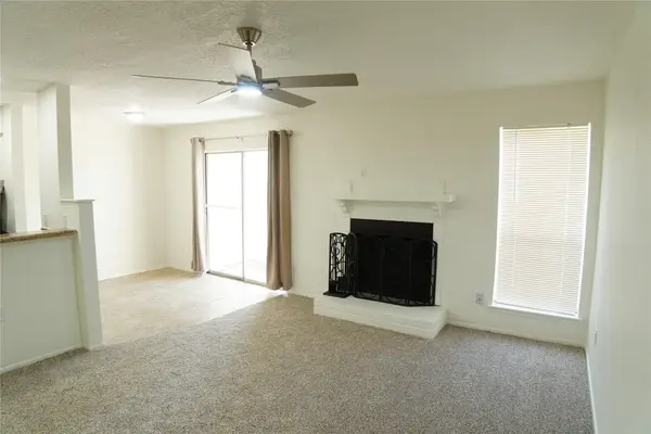 7600 Emmett F Lowry Expressway #205, Texas City, TX 77591
