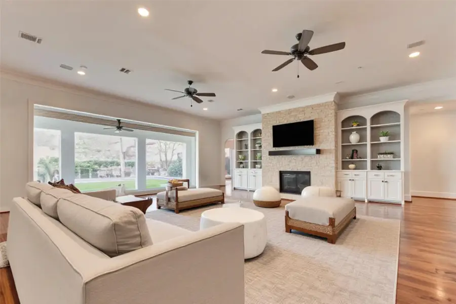 5410 Valerie St, Bellaire, TX 77401 - #3