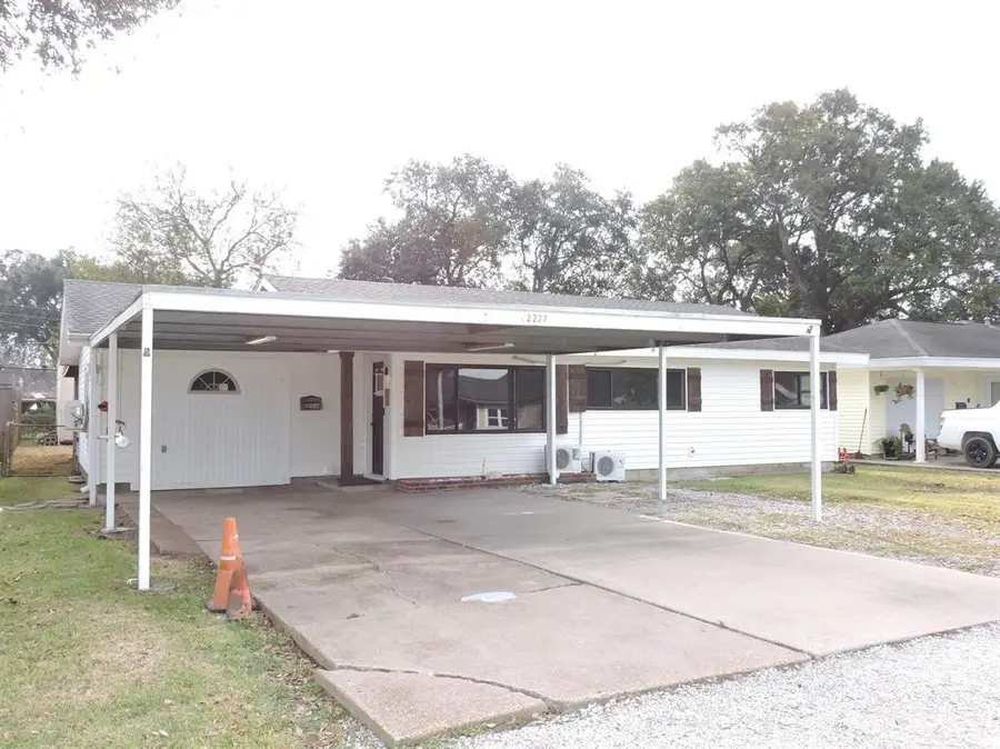 2227 10th Street, Port Neches, TX 77651 - Image #2