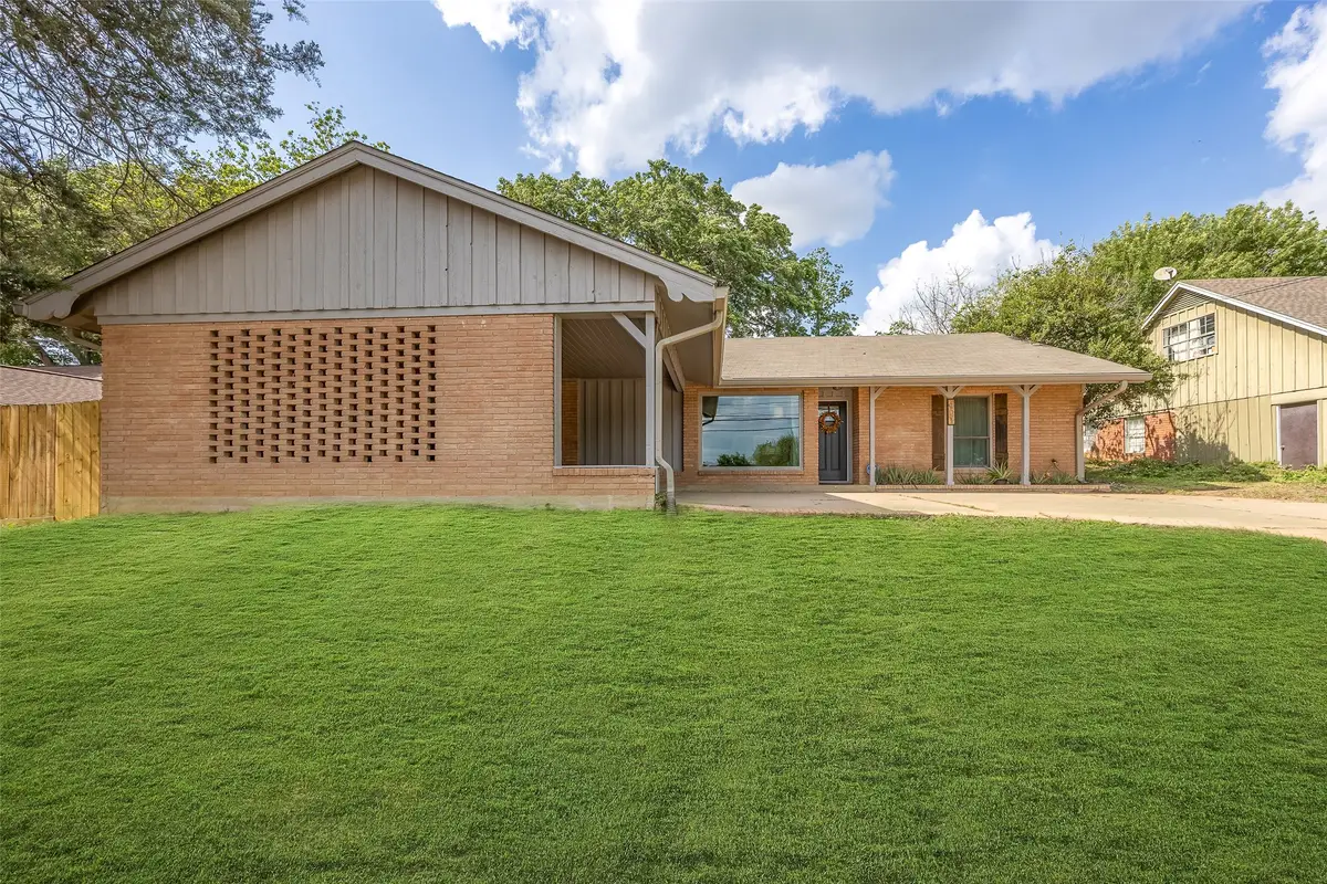 401 E Stone Street, Brenham, TX 77833 - #1