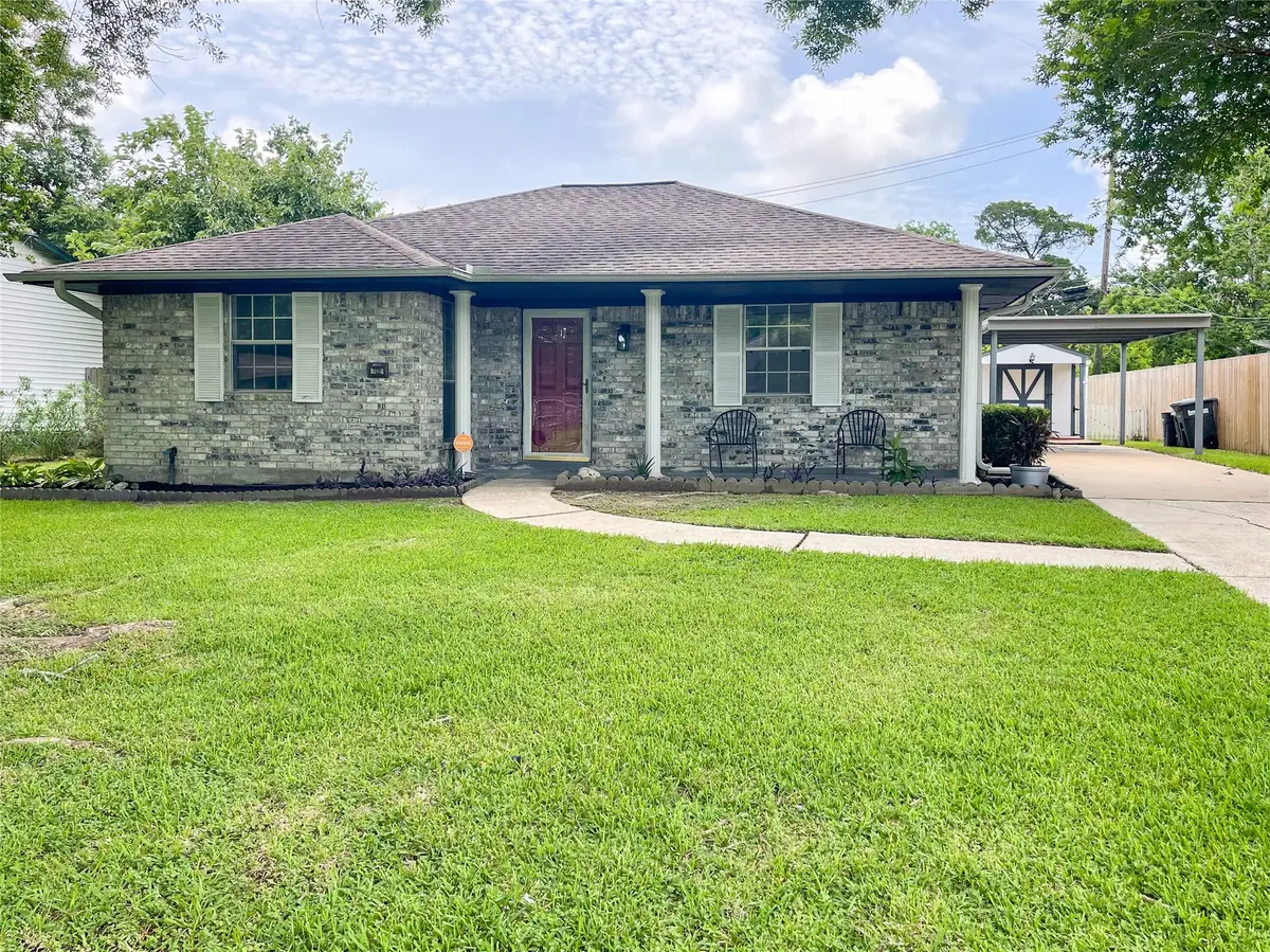7021 Smith Drive, Hitchcock, TX 77563 - #1