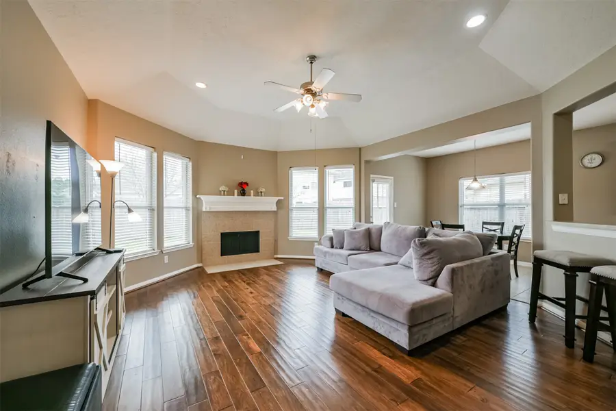 4822 Chase Stone Drive, Bacliff, TX 77518 - Image #2