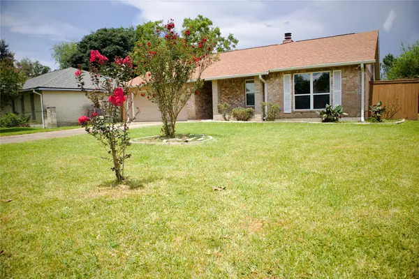 8523 Elmhaven Road, La Porte, TX 77571