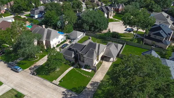14819 Alderwick Drive, Sugar Land, TX 77498