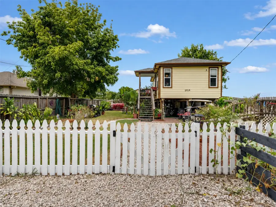 2616 Avenue H, Dickinson, TX 77539 - #2