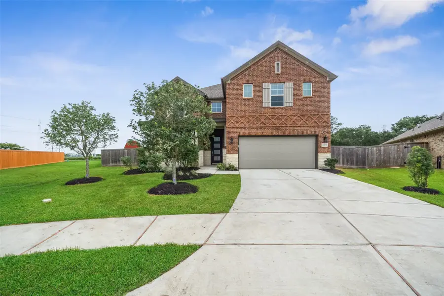 4805 Magnolia Springs Drive, Pearland, TX 77584 - Image #3