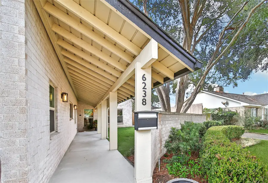 6238 Braesheather Circle, Houston, TX 77096 - Image #2