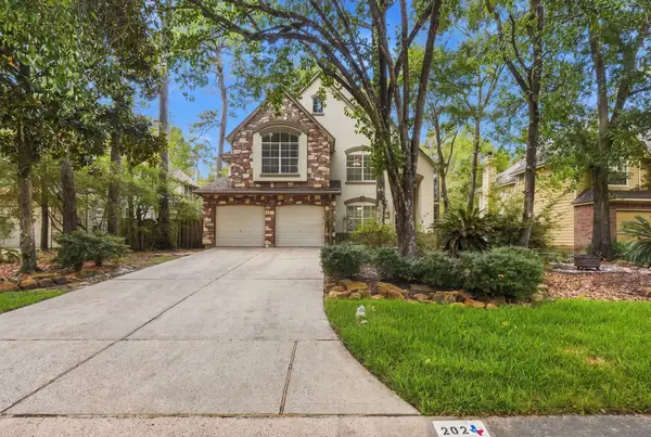 202 W Greywing Circle, The Woodlands, TX 77382