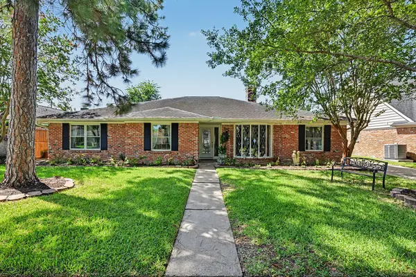 7719 Burning Hills Drive, Houston, TX 77071