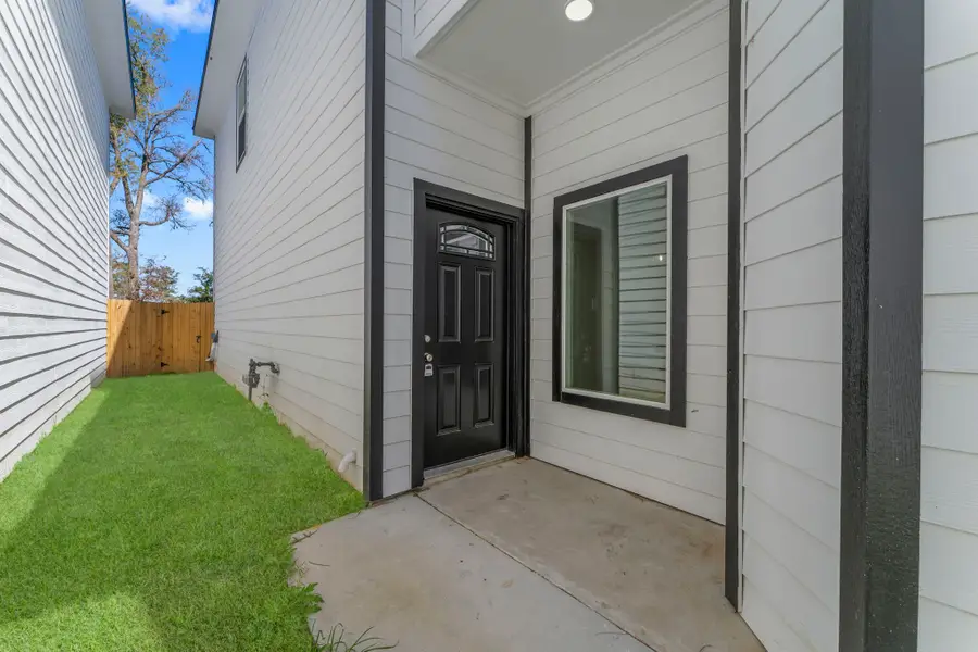 8161 Crestview Drive, Houston, TX 77028 - #3