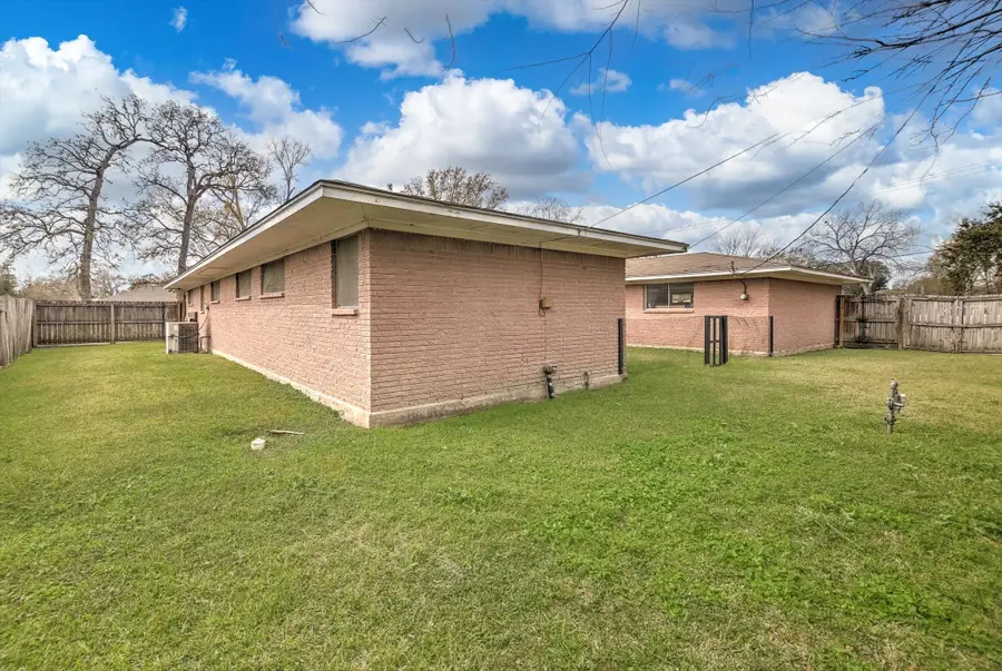 2000 E Fayle Street, Baytown, TX 77520 - #3