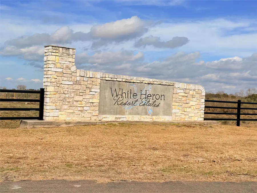 204 Teal Lane, Anahuac, TX 77514 - #2