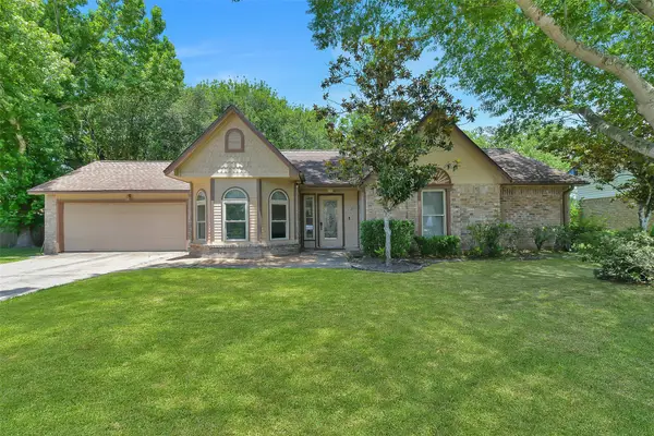 1312 Osborne Drive, Friendswood, TX 77546