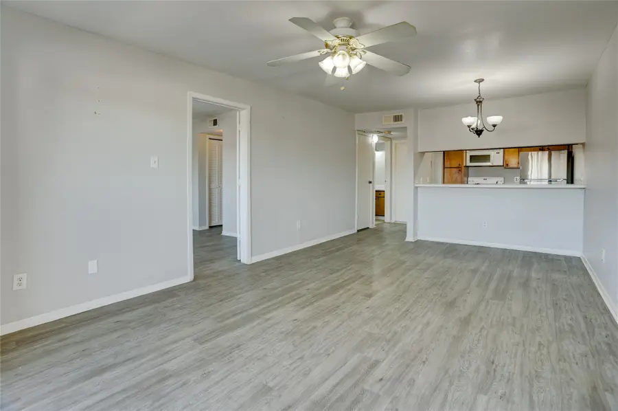 3015 Walnut Bend Lane #35, Houston, TX 77042 - Image #2