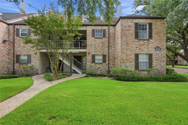 12973 Trail Hollow Drive #2973, Houston, TX 77079